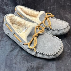 UGG S/N 3312 Ansley Suede Sheepskin Moccasin Black Slippers Women’s Size 6